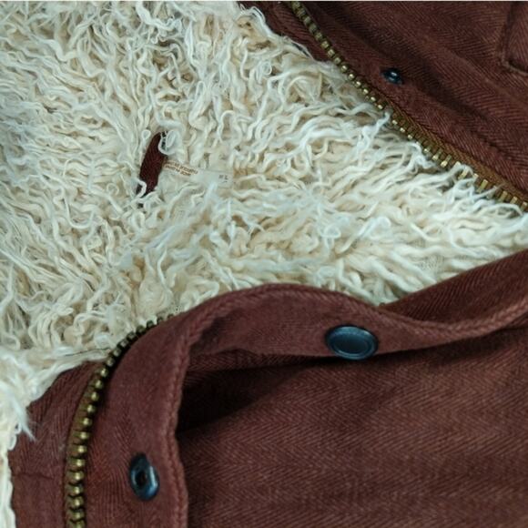 Free People Faux Fur Shag Shearling Style Maroon Jacket Size XS - Picture 4 of 11